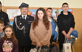 Zdjęcie z wręczenia nagr&oacute;d w konkursie "Moja remiza" 